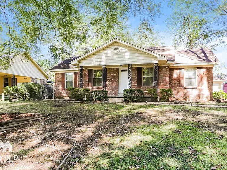 1176 Cedar Cir S — Photo 2