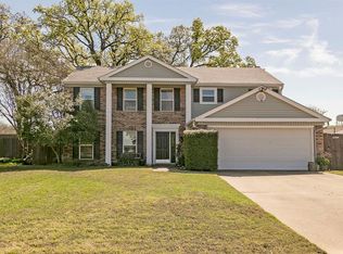 218 Wildbriar St, Euless, TX 76039