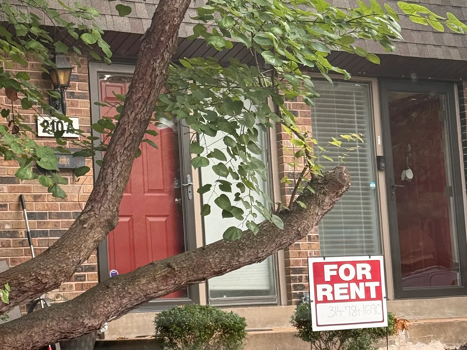 2 bed, 1.5 bath, 1140 sqft, $1,526 — Photo 1