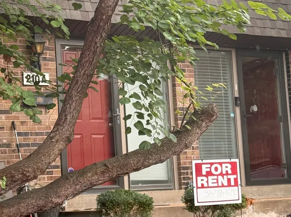 210 Braeshire Dr APT A, Ballwin, MO 63021