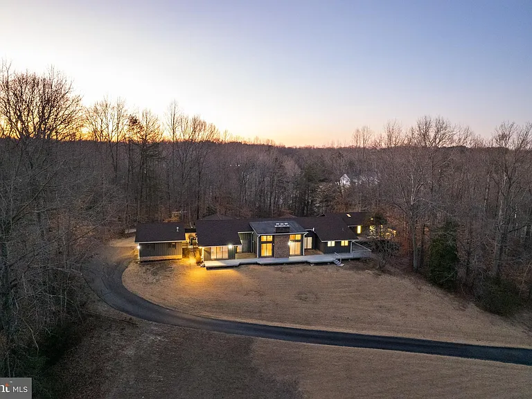 20 Cessna Ln — Photo 3