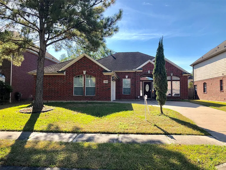 13113 Sunset Cliff Ct — Photo 1