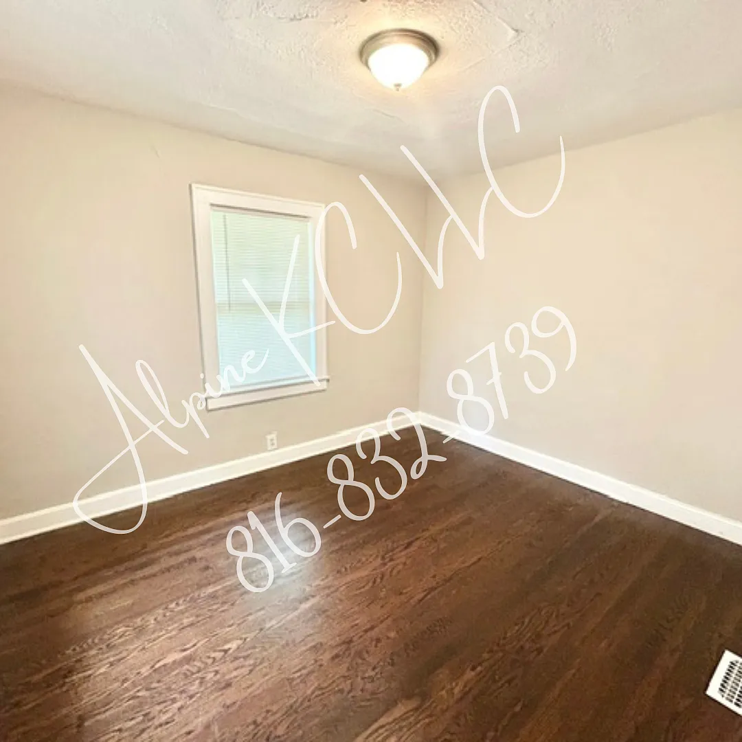 4 bed, 1019 sqft, $1,275 — Photo 2