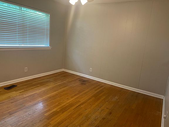 4th image of 3925 Melinda Dr