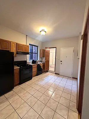 Rented by Aimee Grodanz, LREB | media 6