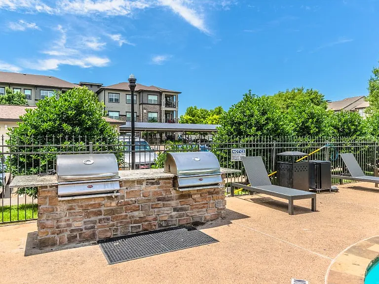 District at Greenville Apartments — Photo 31