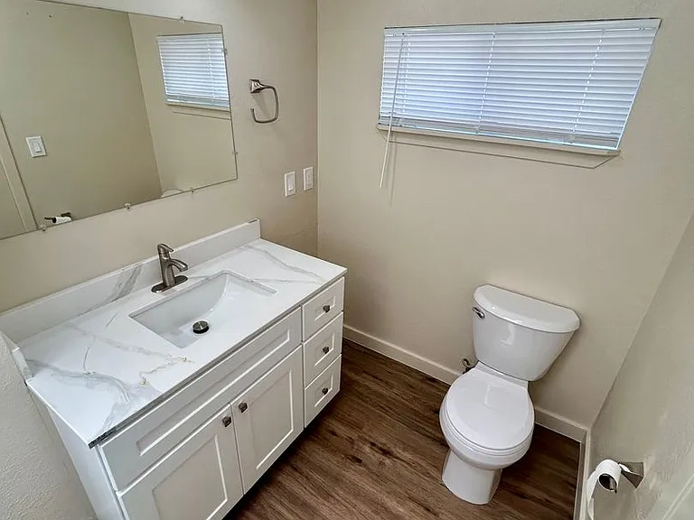 1714 Chestnut St. — Photo 10