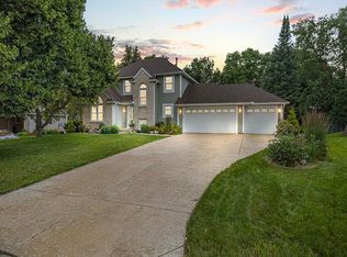 1757 Lochaven Dr, Woodbury, MN 55125