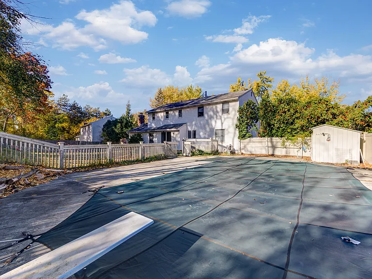 13 Cloverfield Dr — Photo 46