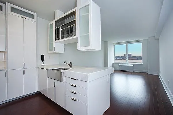 Rented by Living New York | media 35