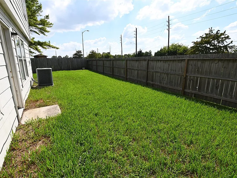 8811 Baskove Dr — Photo 14