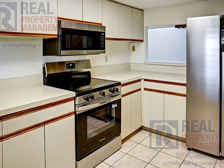 251 Fenwick Dr #14 — Photo 9