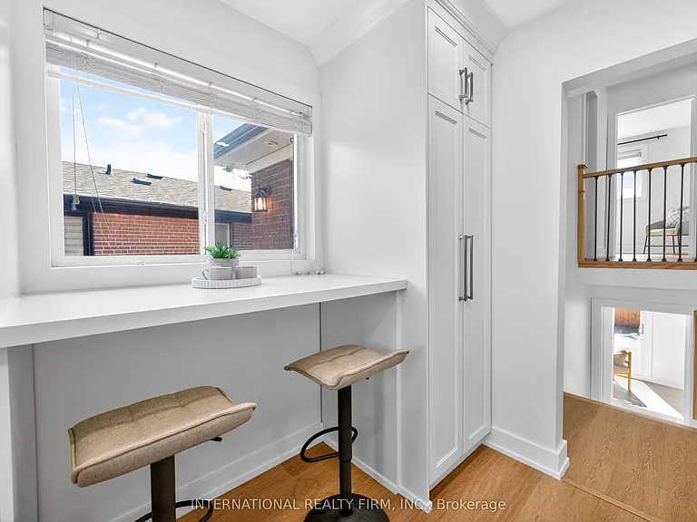 26 Dellbrook Cres — Photo 10