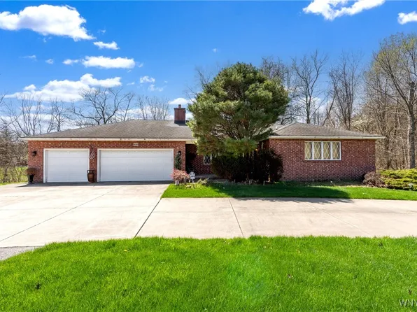 4049 E Robinson Rd, Amherst, NY 14228