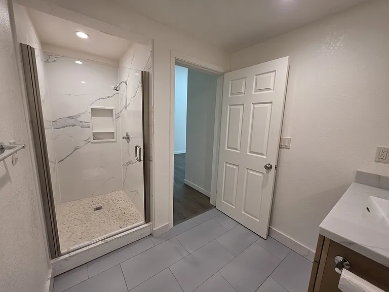 2323 Market St #B — Photo 10