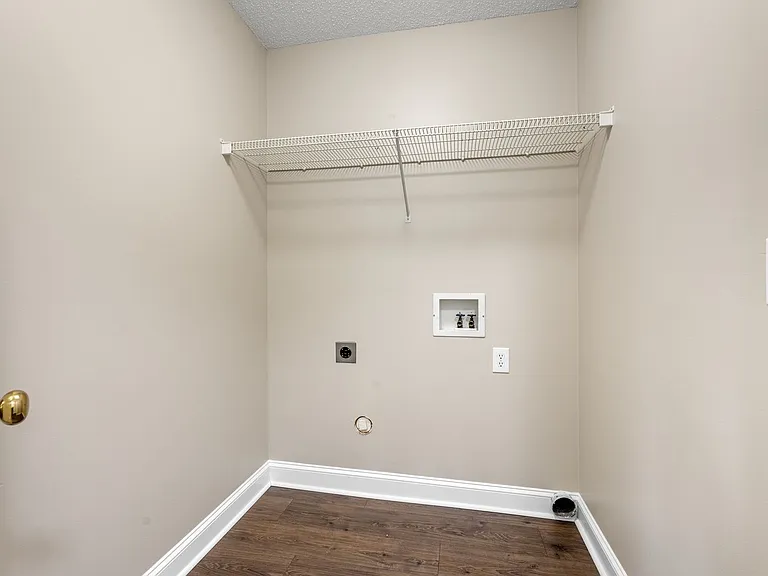 10 Whitfield Way — Photo 22