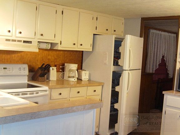 5th image of 716 N Anaqua St