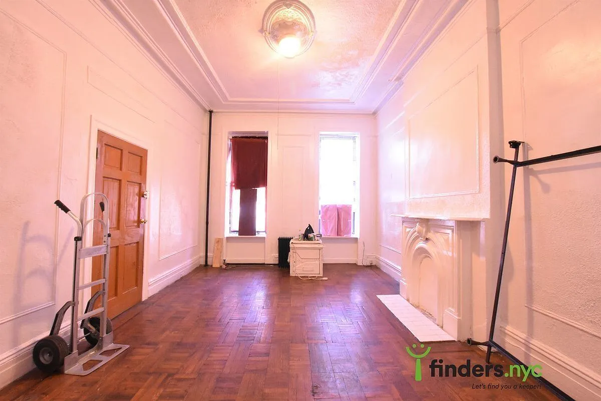 514 E 119th St APT 1 photo 1