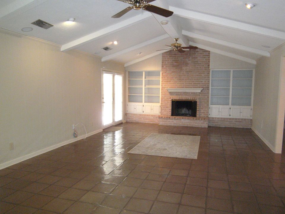 1st image of 4505 Clearwater Dr