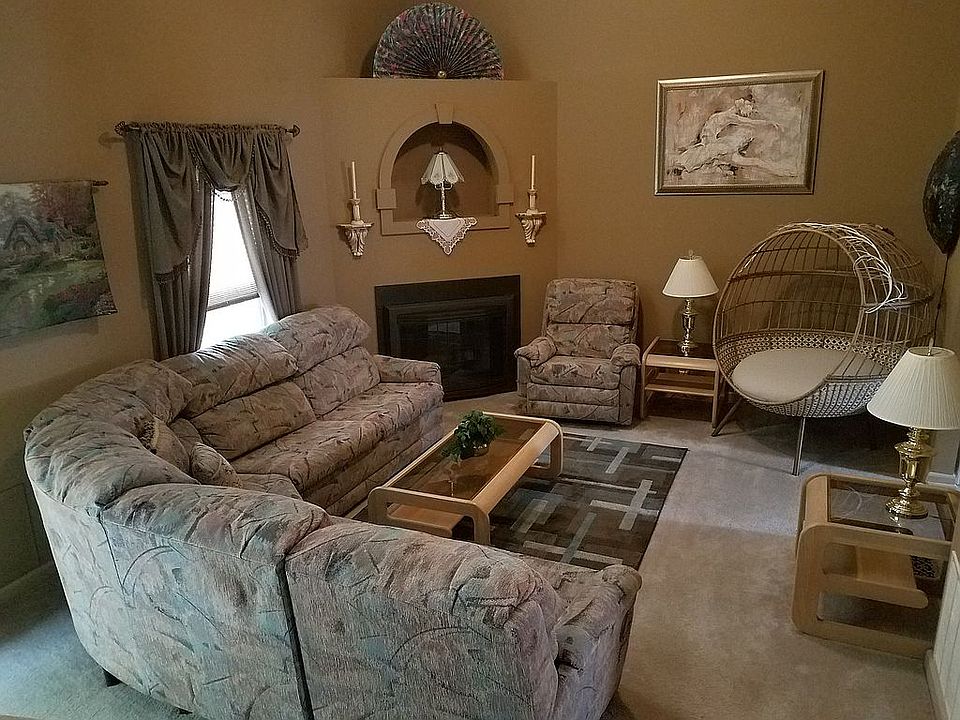 1st image of 800 Chelsea Dr