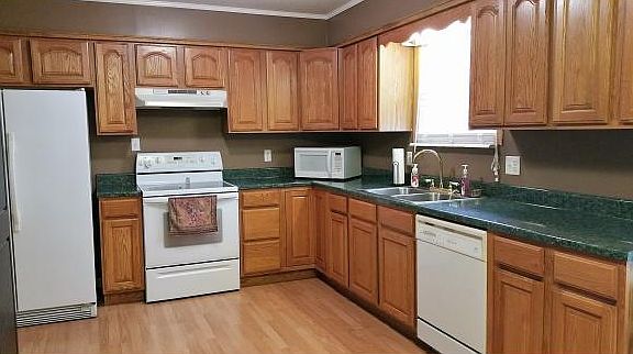 4th image of 66 Live Oak Ln