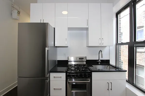Rented by Dynamik Realty | media 8