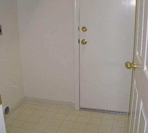 5th image of 938 Tipperary Dr