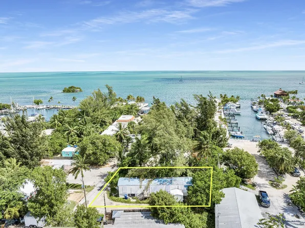 686 46th St, Marathon, FL 33050