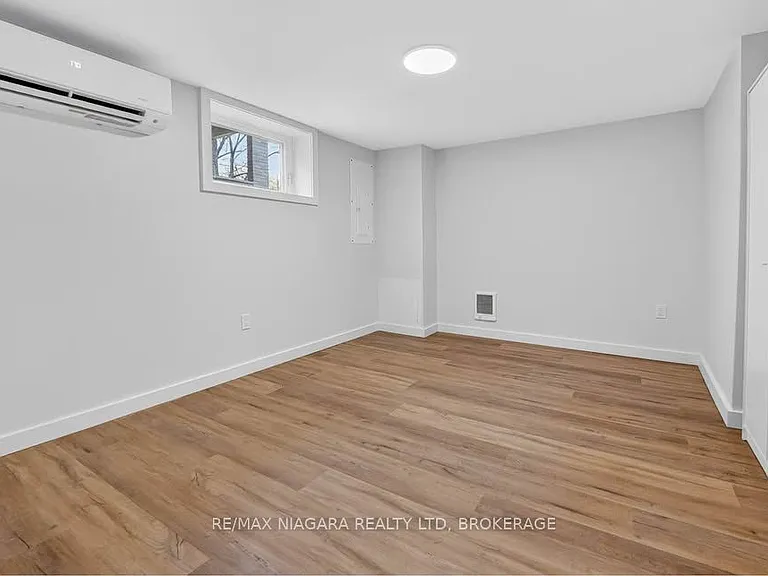 3548 Bond St #LOWER — Photo 11