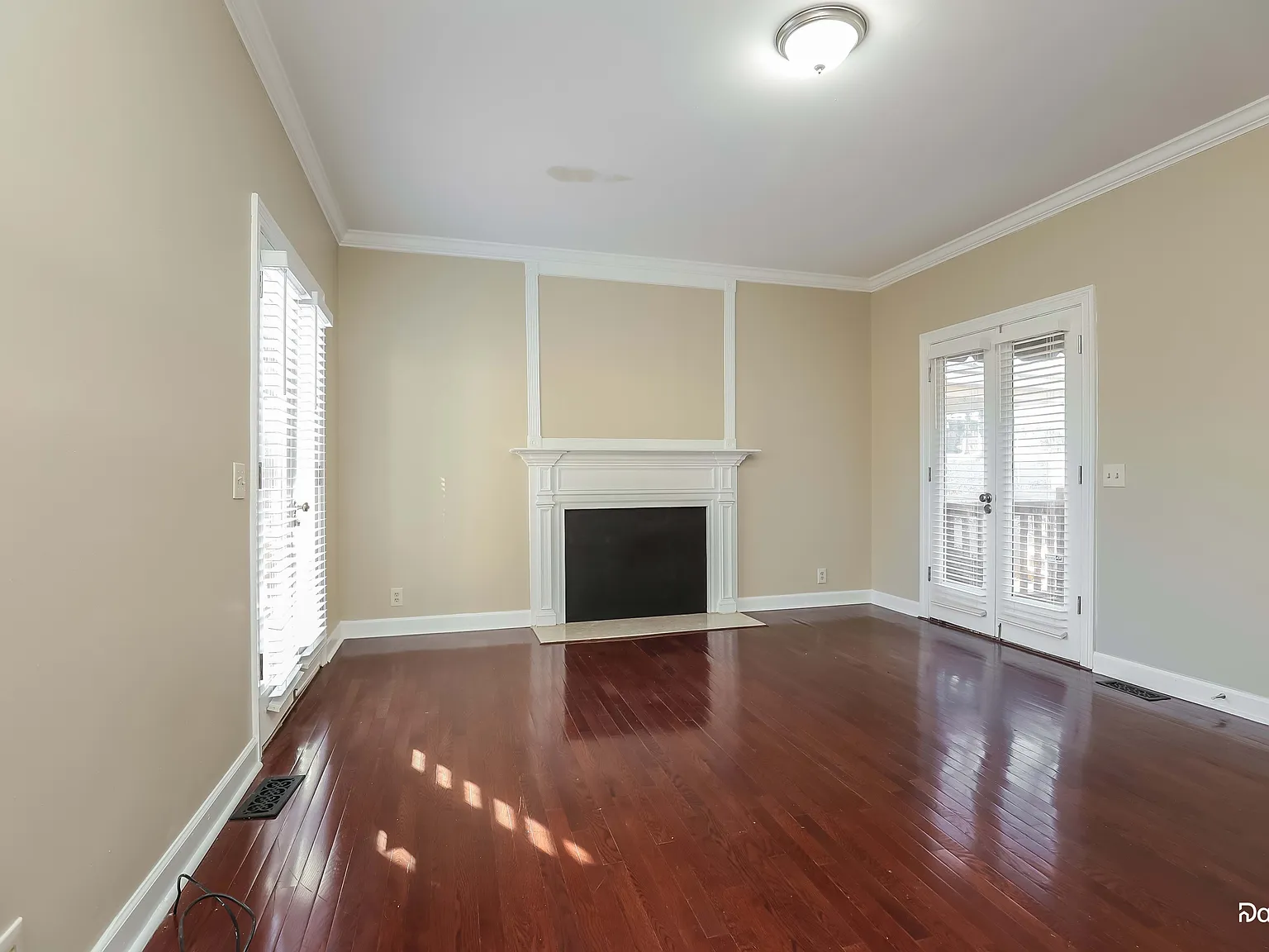 3 bed, 2.5 bath, 2000 sqft, $2,195 — Photo 4