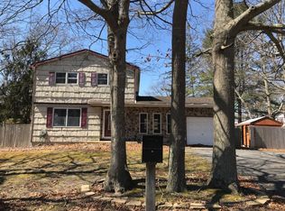 80 Monroe St, Mastic, NY 11950