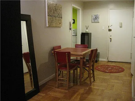 Rented by Bank Neary | media 12