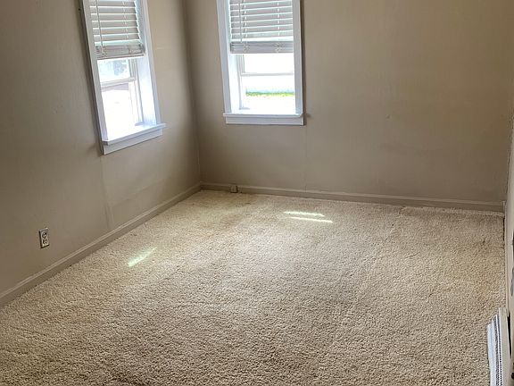 4th image of 410 N Strevell Ave