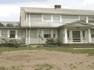 6 Landing Rd, Glen Cove, NY 11542