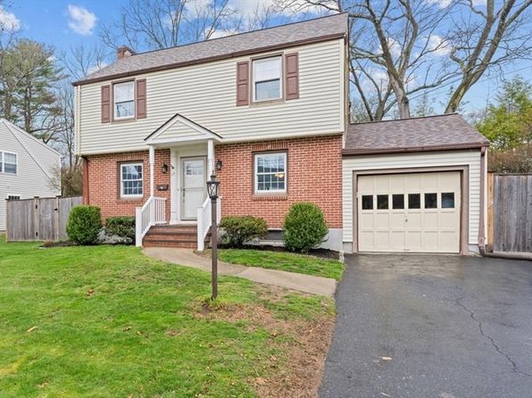 13 Greenwood Rd, Natick, MA 01760