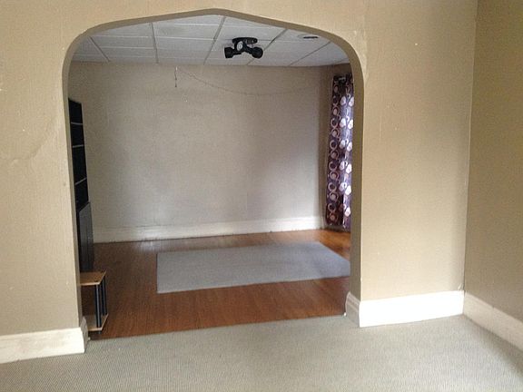 4th image of 255 Richmond Ave
