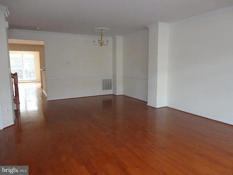 24656 Kings Canyon Sq — Photo 4