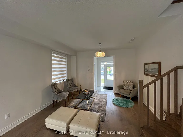 24 Tamworth Ter W — Photo 2