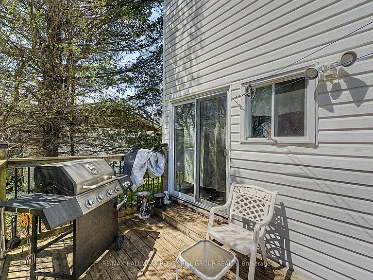 126 Robert St E #2 — Photo 7