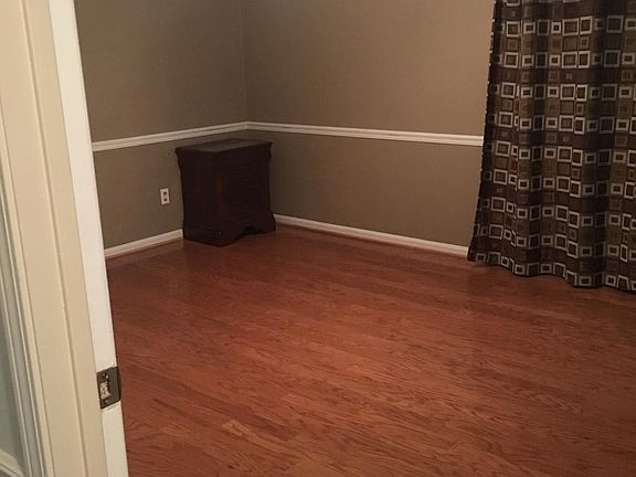 5th image of 3314 Royal Oak Cir