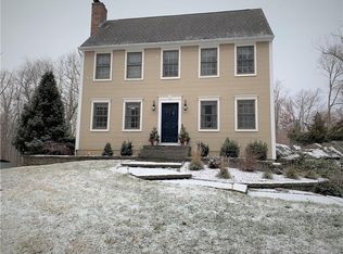 35 Deer Ln, Ivoryton, CT 06442