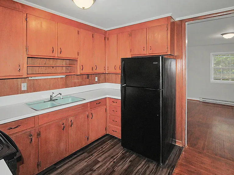 4121-2 Walker Rd — Photo 5