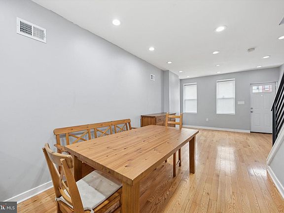 5th image of 2036 N Darien St