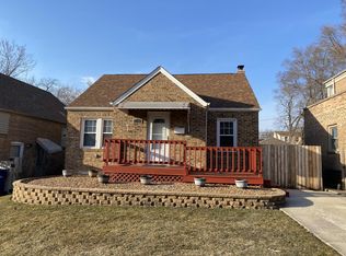 2748 W 96th St, Evergreen Park, IL