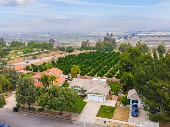 29 Hubbard Ct, Redlands, CA 92374