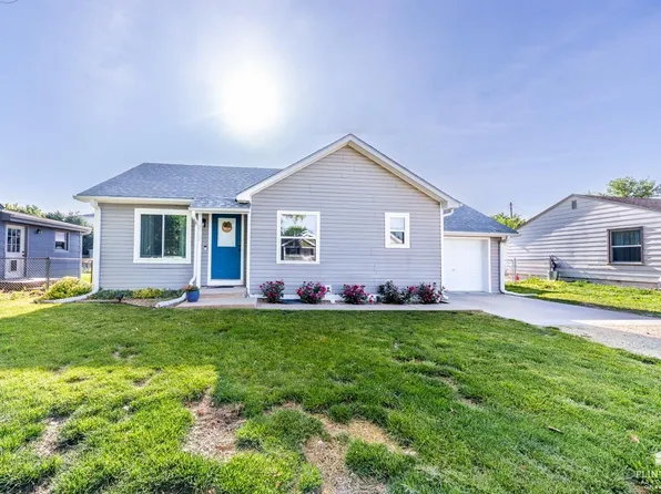 2918 Nelsons Lndg, Manhattan, KS 66502