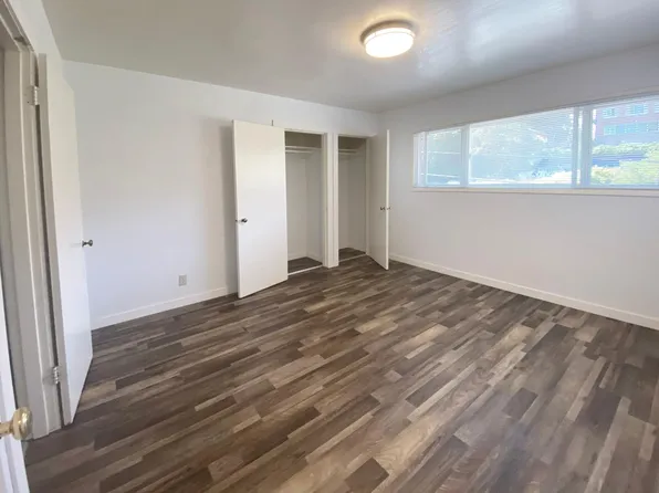 4636 22nd Ave NE APT 4, Seattle, WA 98105