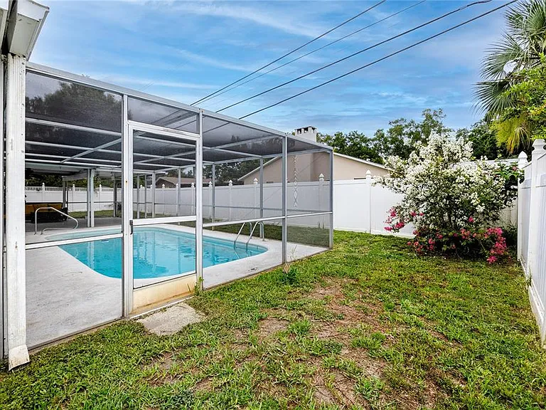 2260 Harn Blvd — Photo 31