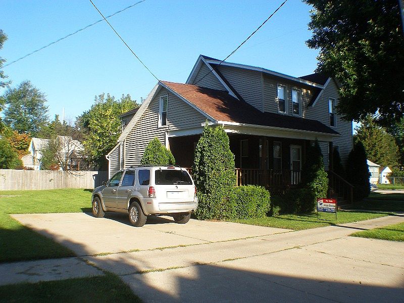 2nd image of 409 N Wenona St
