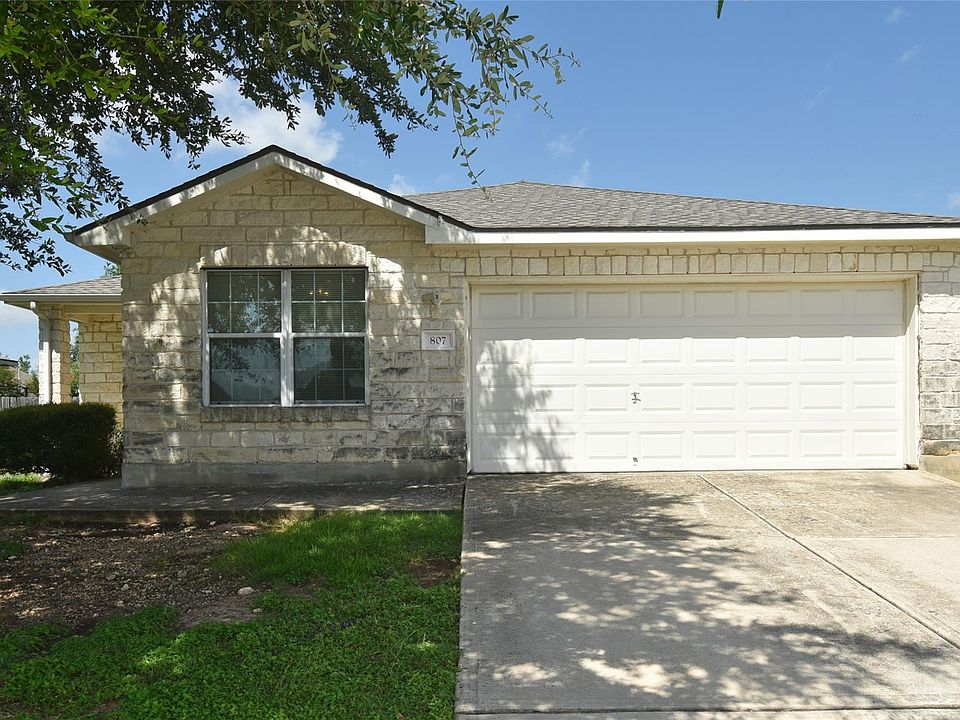 1st image of 807 Estancia Way